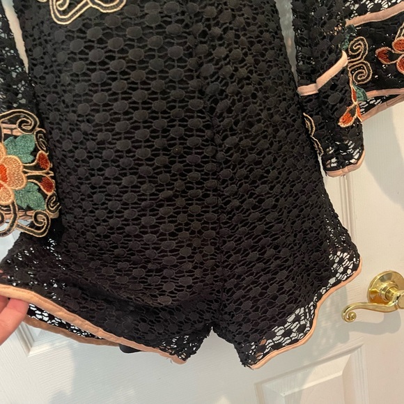 SOLARIS STYLE CROCHET EMBROIDERED ROMPER Size M - Picture 2 of 11
